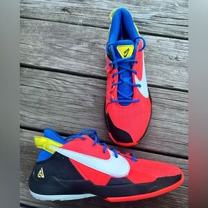 Giannis Freak Basketball shoes